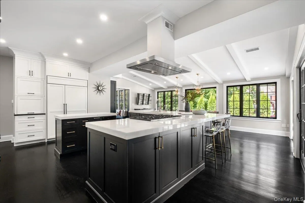 451 Beechmont Drive, New Rochelle, NY, 7 Bedrooms Bedrooms, 13 Rooms Rooms,5 BathroomsBathrooms,Residential,For Rent,Beechmont,0,1030915 451 Beechmont Drive, New Rochelle, NY, 7 Bedrooms Bedrooms, 13 Rooms Rooms,5 BathroomsBathrooms,Residential,For Rent,Beechmont,0,1030915