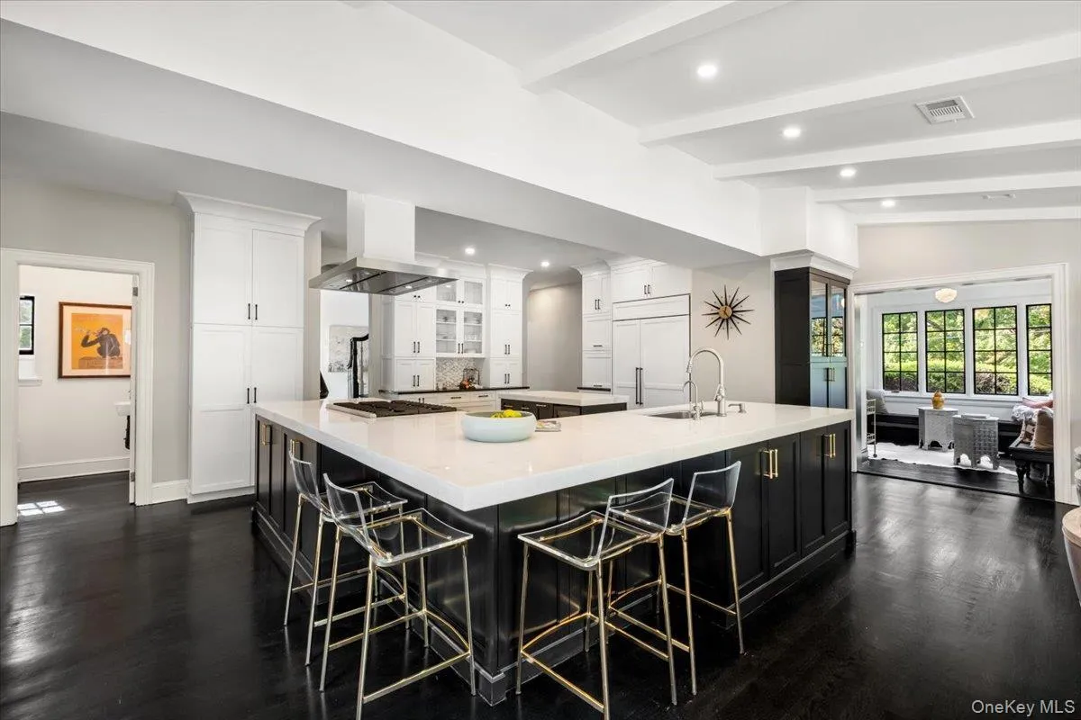 451 Beechmont Drive, New Rochelle, NY, 7 Bedrooms Bedrooms, 13 Rooms Rooms,5 BathroomsBathrooms,Residential,For Rent,Beechmont,0,1030915 451 Beechmont Drive, New Rochelle, NY, 7 Bedrooms Bedrooms, 13 Rooms Rooms,5 BathroomsBathrooms,Residential,For Rent,Beechmont,0,1030915