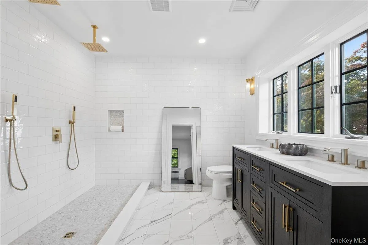 451 Beechmont Drive, New Rochelle, NY, 7 Bedrooms Bedrooms, 13 Rooms Rooms,5 BathroomsBathrooms,Residential,For Rent,Beechmont,0,1030915 451 Beechmont Drive, New Rochelle, NY, 7 Bedrooms Bedrooms, 13 Rooms Rooms,5 BathroomsBathrooms,Residential,For Rent,Beechmont,0,1030915