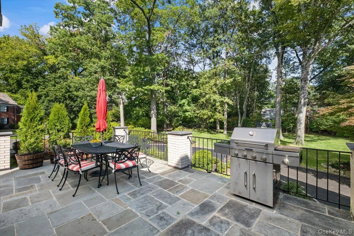 451 Beechmont Drive, New Rochelle, NY, 7 Bedrooms Bedrooms, 13 Rooms Rooms,5 BathroomsBathrooms,Residential,For Rent,Beechmont,0,1030915 451 Beechmont Drive, New Rochelle, NY, 7 Bedrooms Bedrooms, 13 Rooms Rooms,5 BathroomsBathrooms,Residential,For Rent,Beechmont,0,1030915