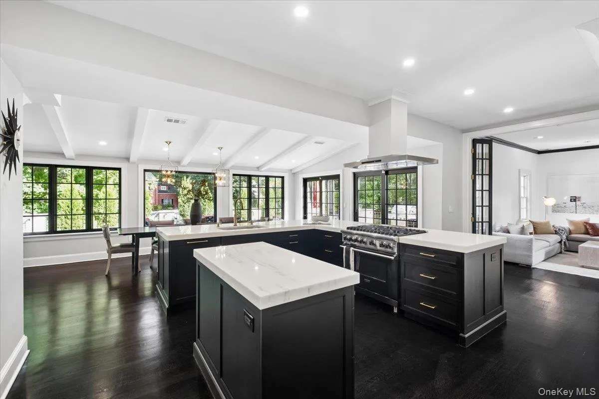 451 Beechmont Drive, New Rochelle, NY, 7 Bedrooms Bedrooms, 13 Rooms Rooms,5 BathroomsBathrooms,Residential,For Rent,Beechmont,0,1030915 451 Beechmont Drive, New Rochelle, NY, 7 Bedrooms Bedrooms, 13 Rooms Rooms,5 BathroomsBathrooms,Residential,For Rent,Beechmont,0,1030915