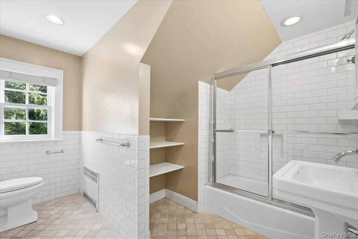 451 Beechmont Drive, New Rochelle, NY, 7 Bedrooms Bedrooms, 13 Rooms Rooms,5 BathroomsBathrooms,Residential,For Rent,Beechmont,0,1030915 451 Beechmont Drive, New Rochelle, NY, 7 Bedrooms Bedrooms, 13 Rooms Rooms,5 BathroomsBathrooms,Residential,For Rent,Beechmont,0,1030915