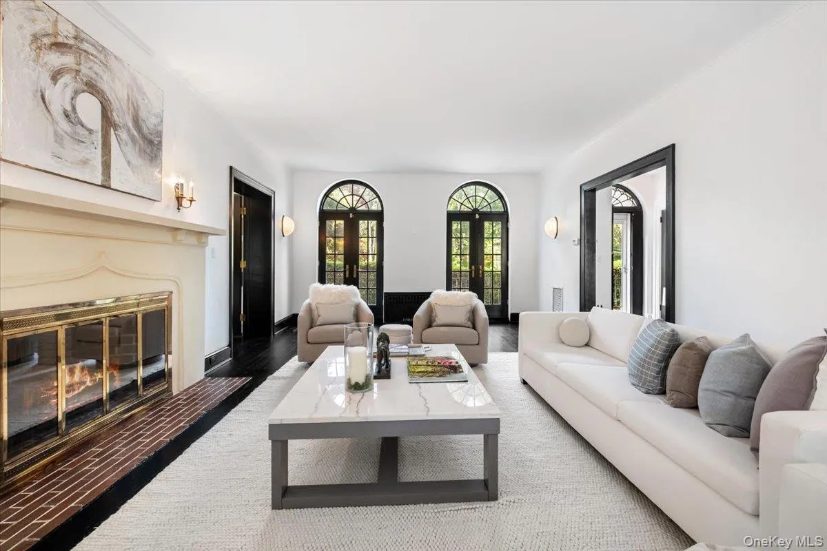 451 Beechmont Drive, New Rochelle, NY, 7 Bedrooms Bedrooms, 13 Rooms Rooms,5 BathroomsBathrooms,Residential,For Rent,Beechmont,0,1030915 451 Beechmont Drive, New Rochelle, NY, 7 Bedrooms Bedrooms, 13 Rooms Rooms,5 BathroomsBathrooms,Residential,For Rent,Beechmont,0,1030915