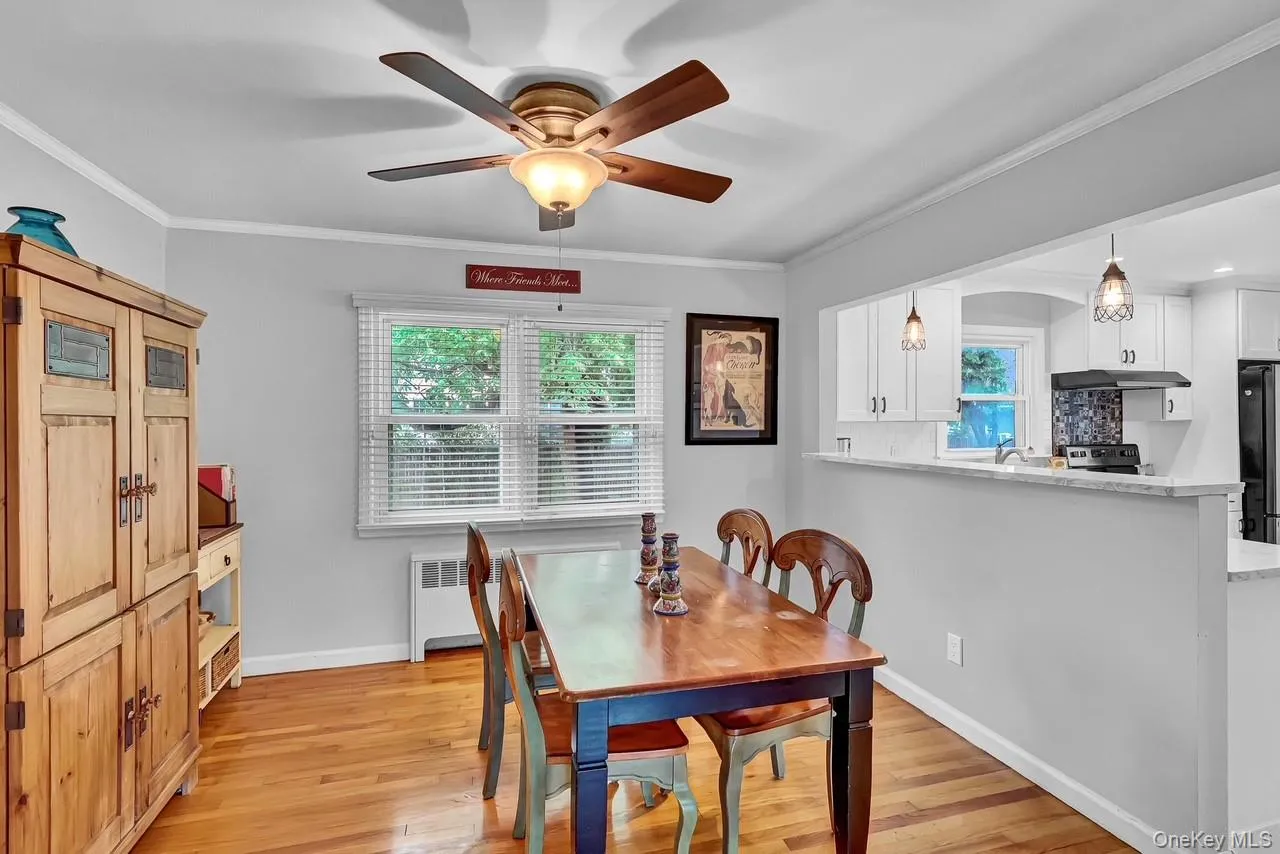 127 Queens Avenue, West Babylon, NY, 3 Bedrooms Bedrooms, 8 Rooms Rooms,1 BathroomBathrooms,Residential,For Rent,Queens,0,1030921 127 Queens Avenue, West Babylon, NY, 3 Bedrooms Bedrooms, 8 Rooms Rooms,1 BathroomBathrooms,Residential,For Rent,Queens,0,1030921