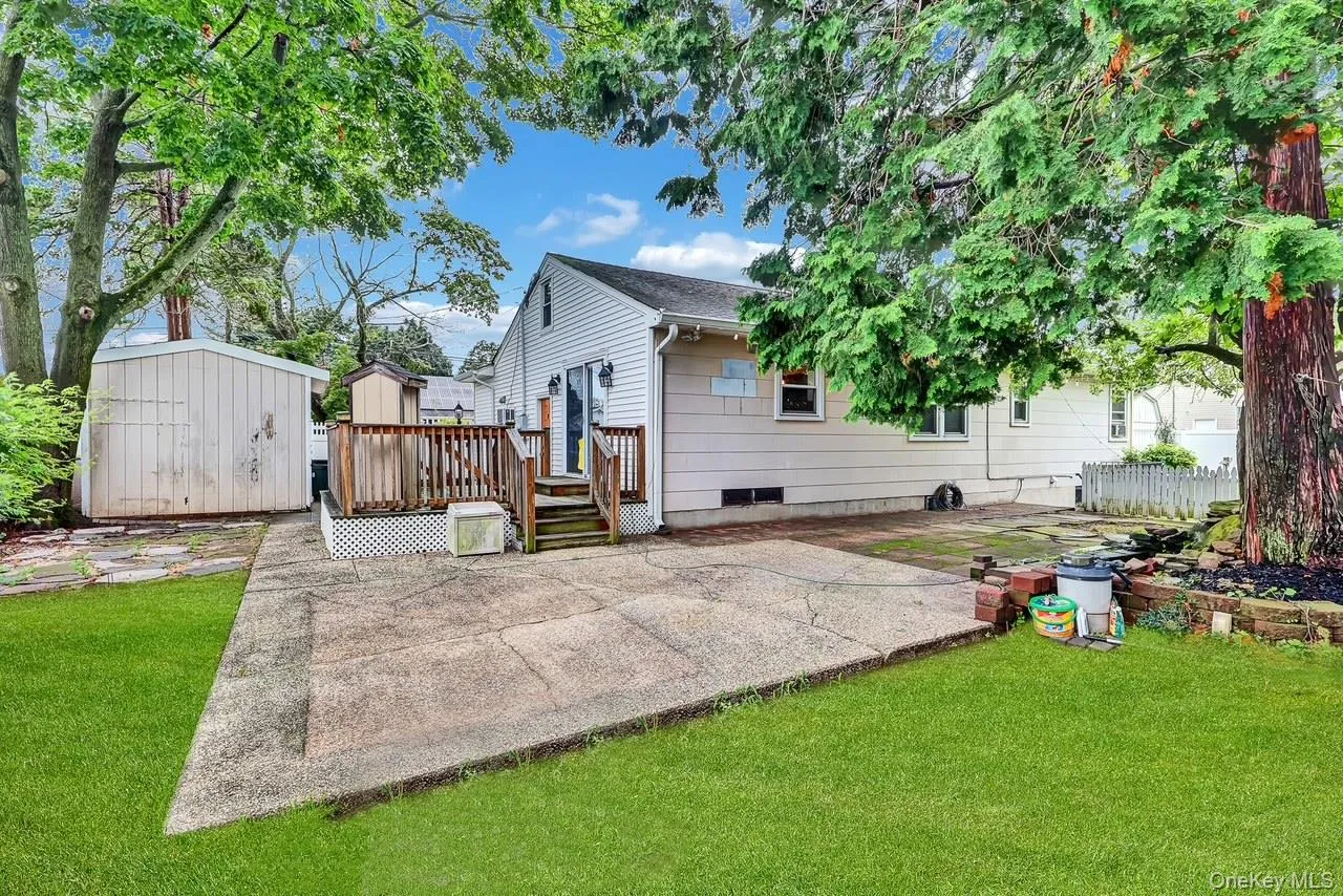 127 Queens Avenue, West Babylon, NY, 3 Bedrooms Bedrooms, 8 Rooms Rooms,1 BathroomBathrooms,Residential,For Rent,Queens,0,1030921 127 Queens Avenue, West Babylon, NY, 3 Bedrooms Bedrooms, 8 Rooms Rooms,1 BathroomBathrooms,Residential,For Rent,Queens,0,1030921