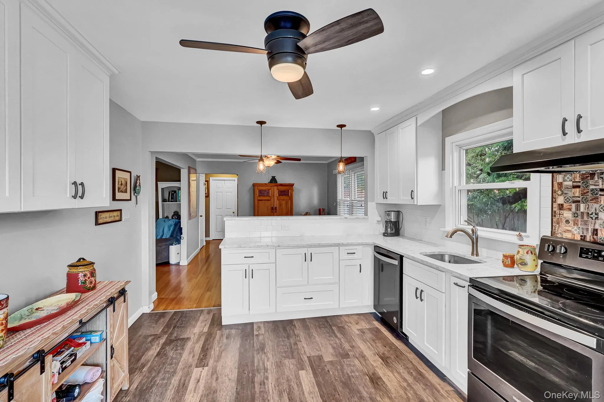 127 Queens Avenue, West Babylon, NY, 3 Bedrooms Bedrooms, 8 Rooms Rooms,1 BathroomBathrooms,Residential,For Rent,Queens,0,1030921 127 Queens Avenue, West Babylon, NY, 3 Bedrooms Bedrooms, 8 Rooms Rooms,1 BathroomBathrooms,Residential,For Rent,Queens,0,1030921