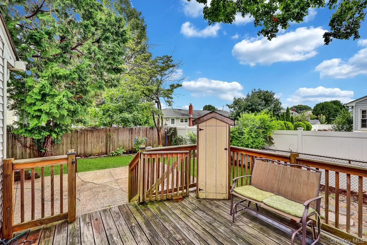 127 Queens Avenue, West Babylon, NY, 3 Bedrooms Bedrooms, 8 Rooms Rooms,1 BathroomBathrooms,Residential,For Rent,Queens,0,1030921 127 Queens Avenue, West Babylon, NY, 3 Bedrooms Bedrooms, 8 Rooms Rooms,1 BathroomBathrooms,Residential,For Rent,Queens,0,1030921