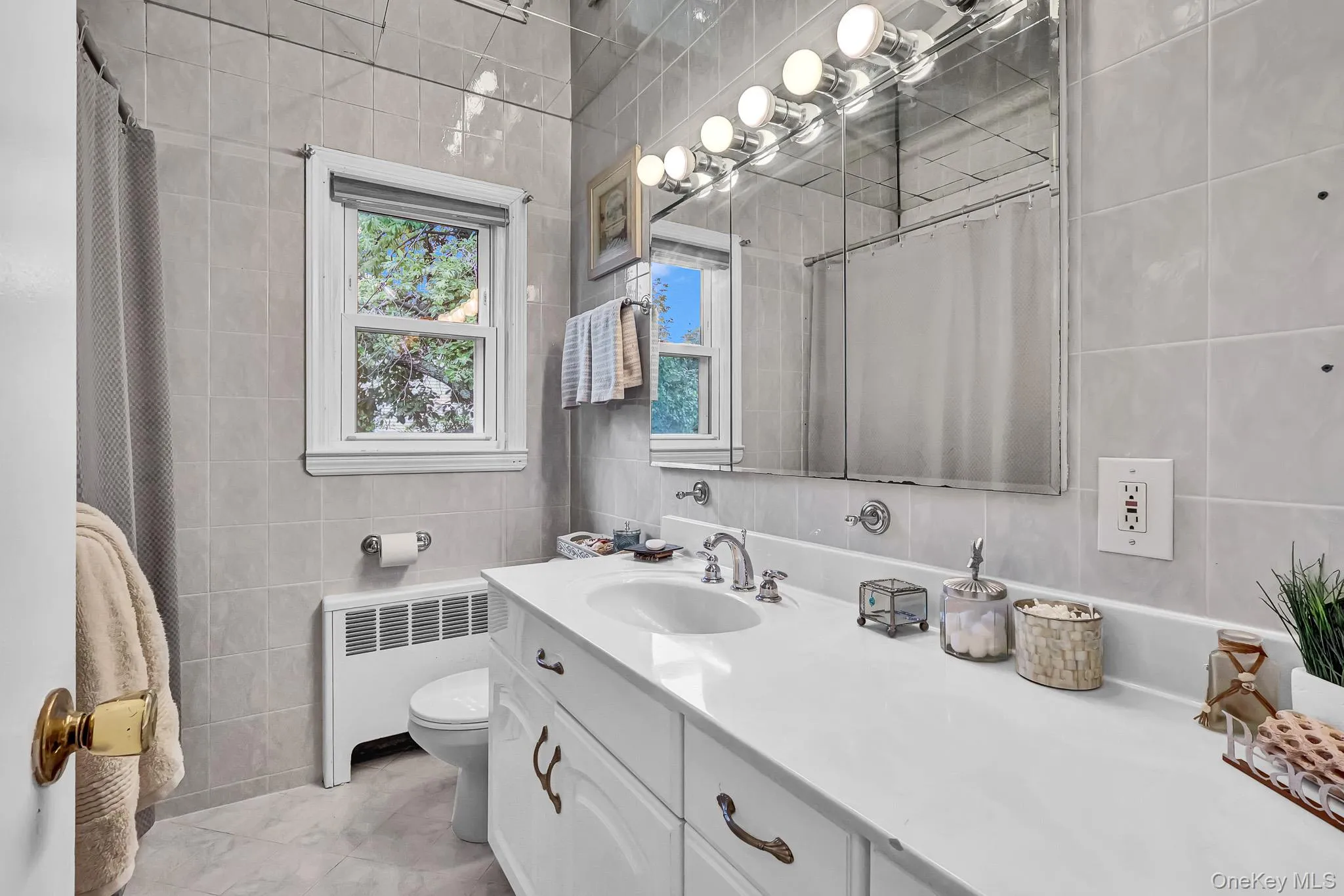 127 Queens Avenue, West Babylon, NY, 3 Bedrooms Bedrooms, 8 Rooms Rooms,1 BathroomBathrooms,Residential,For Rent,Queens,0,1030921 127 Queens Avenue, West Babylon, NY, 3 Bedrooms Bedrooms, 8 Rooms Rooms,1 BathroomBathrooms,Residential,For Rent,Queens,0,1030921