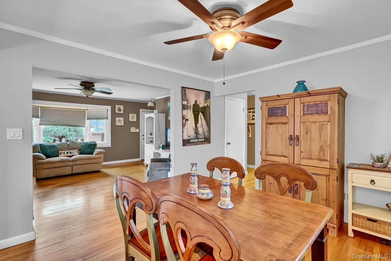 127 Queens Avenue, West Babylon, NY, 3 Bedrooms Bedrooms, 8 Rooms Rooms,1 BathroomBathrooms,Residential,For Rent,Queens,0,1030921 127 Queens Avenue, West Babylon, NY, 3 Bedrooms Bedrooms, 8 Rooms Rooms,1 BathroomBathrooms,Residential,For Rent,Queens,0,1030921