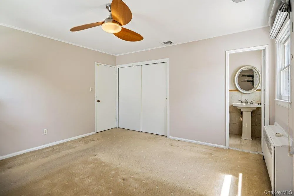 8 Radnor Court, Oyster Bay, NY, 5 Bedrooms Bedrooms, 9 Rooms Rooms,2 BathroomsBathrooms,Residential Lease,For Rent,Radnor,0,1030924 8 Radnor Court, Oyster Bay, NY, 5 Bedrooms Bedrooms, 9 Rooms Rooms,2 BathroomsBathrooms,Residential Lease,For Rent,Radnor,0,1030924