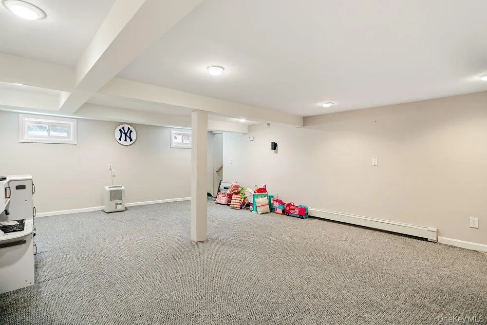 8 Radnor Court, Oyster Bay, NY, 5 Bedrooms Bedrooms, 9 Rooms Rooms,2 BathroomsBathrooms,Residential Lease,For Rent,Radnor,0,1030924 8 Radnor Court, Oyster Bay, NY, 5 Bedrooms Bedrooms, 9 Rooms Rooms,2 BathroomsBathrooms,Residential Lease,For Rent,Radnor,0,1030924
