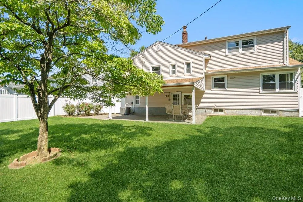 8 Radnor Court, Oyster Bay, NY, 5 Bedrooms Bedrooms, 9 Rooms Rooms,2 BathroomsBathrooms,Residential Lease,For Rent,Radnor,0,1030924 8 Radnor Court, Oyster Bay, NY, 5 Bedrooms Bedrooms, 9 Rooms Rooms,2 BathroomsBathrooms,Residential Lease,For Rent,Radnor,0,1030924