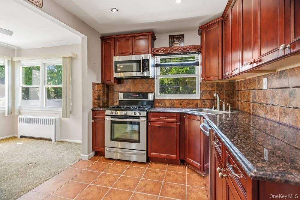8 Radnor Court, Oyster Bay, NY, 5 Bedrooms Bedrooms, 9 Rooms Rooms,2 BathroomsBathrooms,Residential Lease,For Rent,Radnor,0,1030924 8 Radnor Court, Oyster Bay, NY, 5 Bedrooms Bedrooms, 9 Rooms Rooms,2 BathroomsBathrooms,Residential Lease,For Rent,Radnor,0,1030924