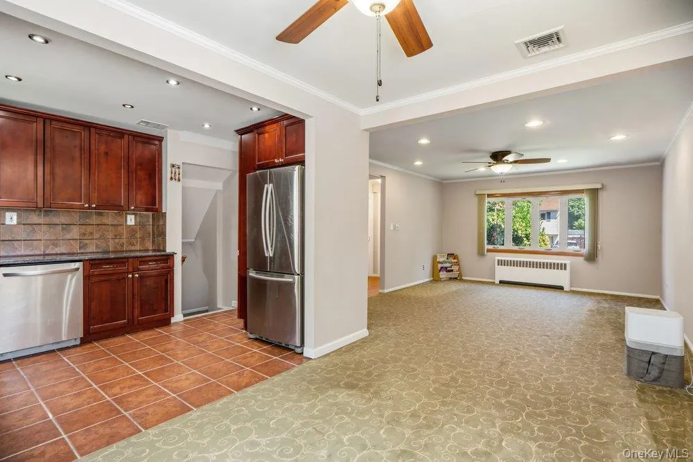 8 Radnor Court, Oyster Bay, NY, 5 Bedrooms Bedrooms, 9 Rooms Rooms,2 BathroomsBathrooms,Residential Lease,For Rent,Radnor,0,1030924 8 Radnor Court, Oyster Bay, NY, 5 Bedrooms Bedrooms, 9 Rooms Rooms,2 BathroomsBathrooms,Residential Lease,For Rent,Radnor,0,1030924