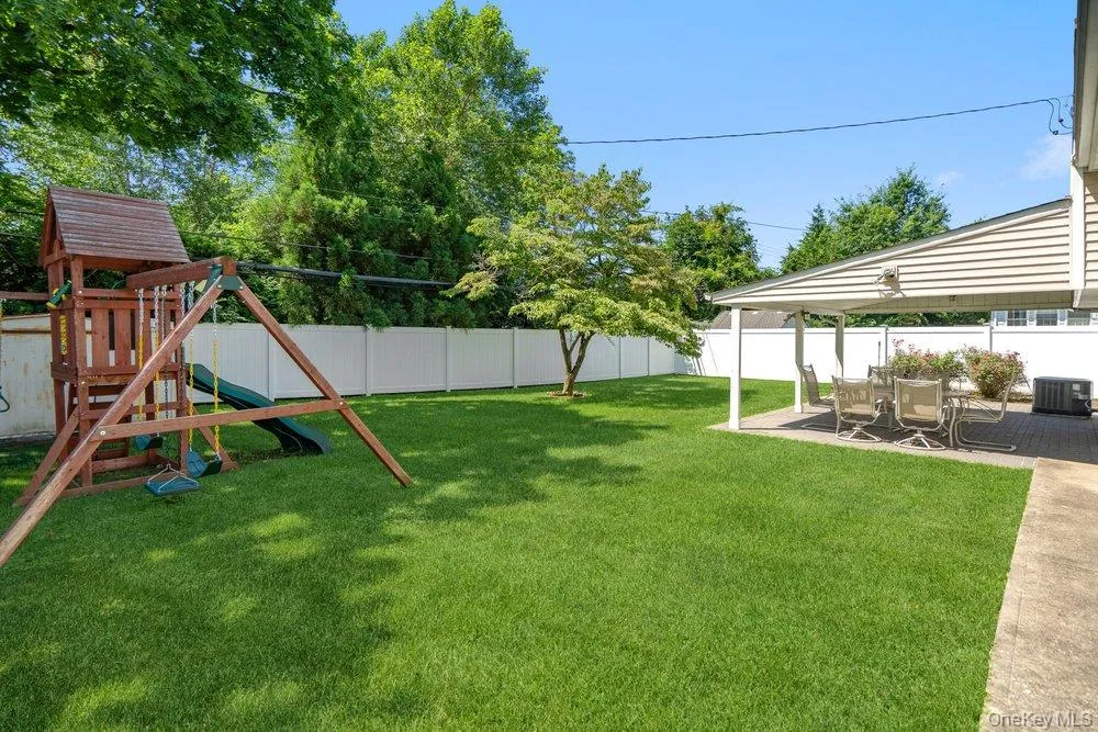 8 Radnor Court, Oyster Bay, NY, 5 Bedrooms Bedrooms, 9 Rooms Rooms,2 BathroomsBathrooms,Residential Lease,For Rent,Radnor,0,1030924 8 Radnor Court, Oyster Bay, NY, 5 Bedrooms Bedrooms, 9 Rooms Rooms,2 BathroomsBathrooms,Residential Lease,For Rent,Radnor,0,1030924