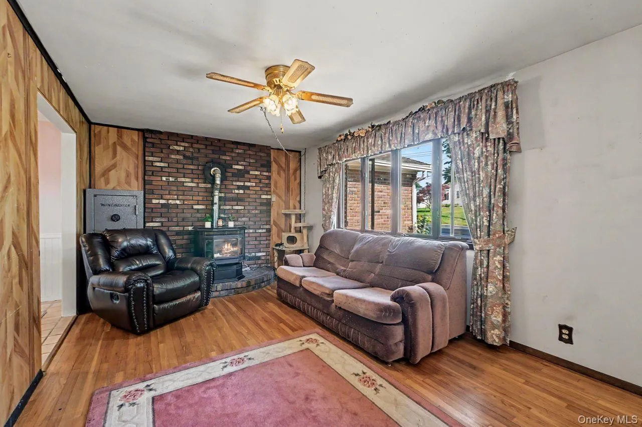 21 Clematis Road, Southeast, NY, 3 Bedrooms Bedrooms, 9 Rooms Rooms,1 BathroomBathrooms,Residential,For Rent,Clematis,0,1030928 21 Clematis Road, Southeast, NY, 3 Bedrooms Bedrooms, 9 Rooms Rooms,1 BathroomBathrooms,Residential,For Rent,Clematis,0,1030928