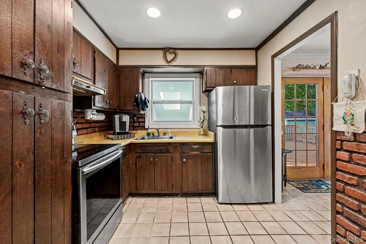 21 Clematis Road, Southeast, NY, 3 Bedrooms Bedrooms, 9 Rooms Rooms,1 BathroomBathrooms,Residential,For Rent,Clematis,0,1030928 21 Clematis Road, Southeast, NY, 3 Bedrooms Bedrooms, 9 Rooms Rooms,1 BathroomBathrooms,Residential,For Rent,Clematis,0,1030928