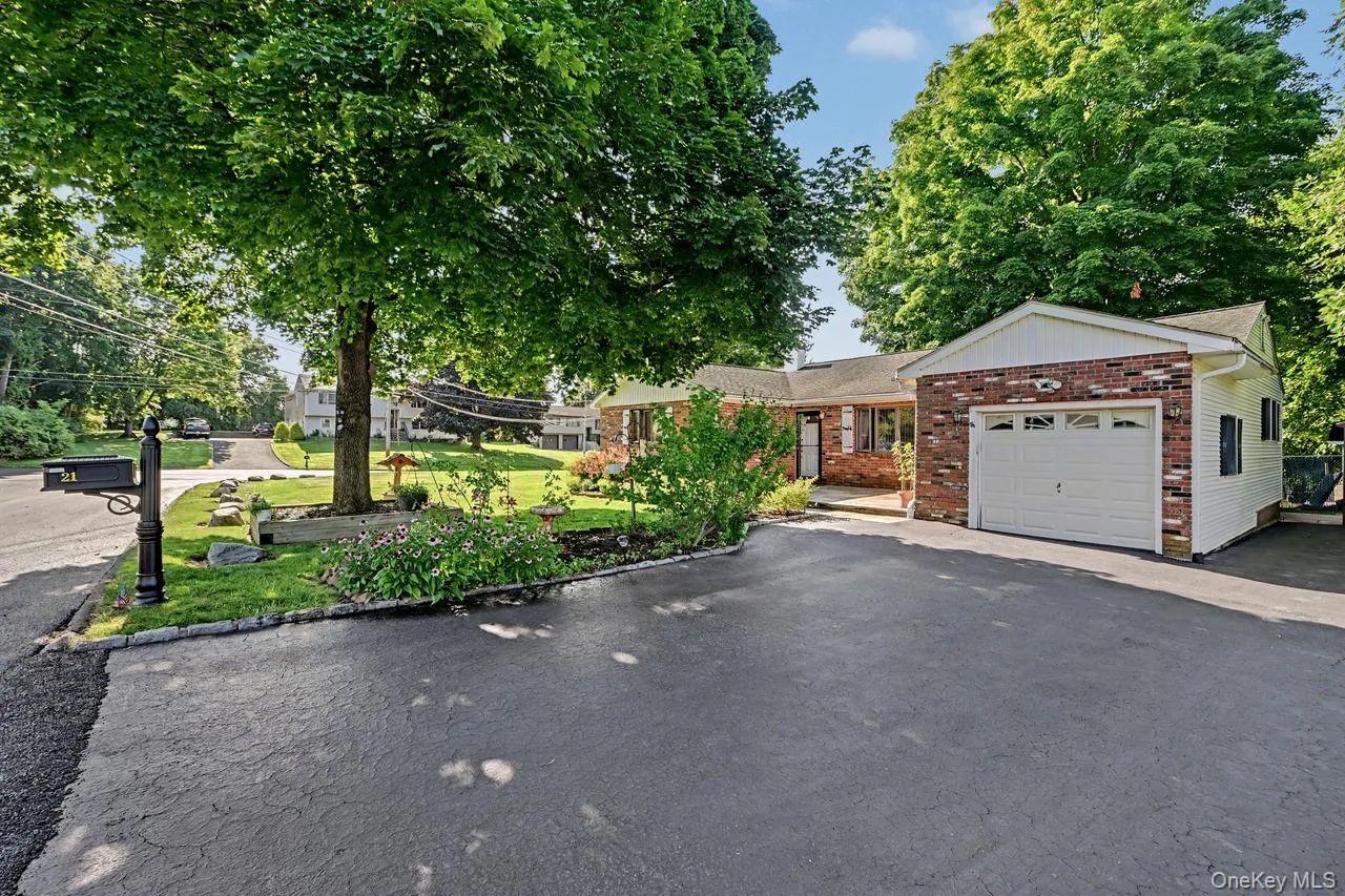 21 Clematis Road, Southeast, NY, 3 Bedrooms Bedrooms, 9 Rooms Rooms,1 BathroomBathrooms,Residential,For Rent,Clematis,0,1030928 21 Clematis Road, Southeast, NY, 3 Bedrooms Bedrooms, 9 Rooms Rooms,1 BathroomBathrooms,Residential,For Rent,Clematis,0,1030928