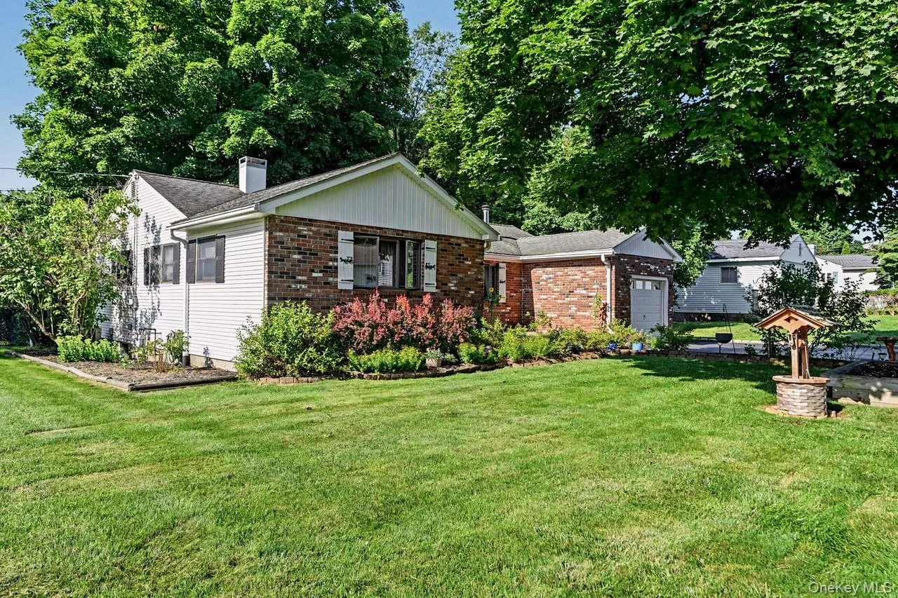 21 Clematis Road, Southeast, NY, 3 Bedrooms Bedrooms, 9 Rooms Rooms,1 BathroomBathrooms,Residential,For Rent,Clematis,0,1030928 21 Clematis Road, Southeast, NY, 3 Bedrooms Bedrooms, 9 Rooms Rooms,1 BathroomBathrooms,Residential,For Rent,Clematis,0,1030928