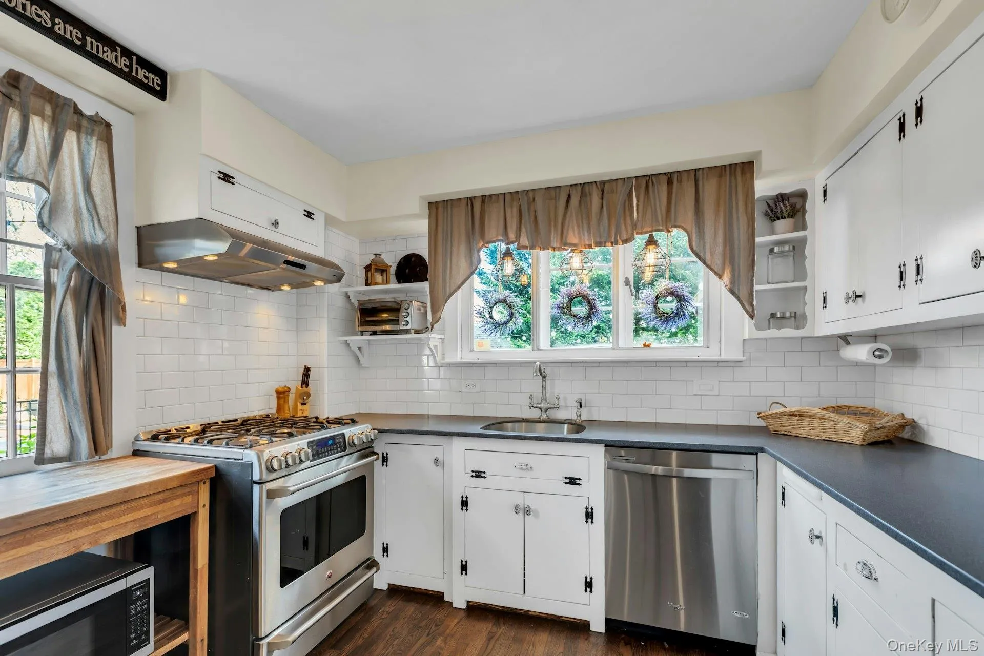 105 Academy Street, Islip, NY, 3 Bedrooms Bedrooms, 11 Rooms Rooms,2 BathroomsBathrooms,Residential Lease,For Rent,Academy,0,1030929 105 Academy Street, Islip, NY, 3 Bedrooms Bedrooms, 11 Rooms Rooms,2 BathroomsBathrooms,Residential Lease,For Rent,Academy,0,1030929