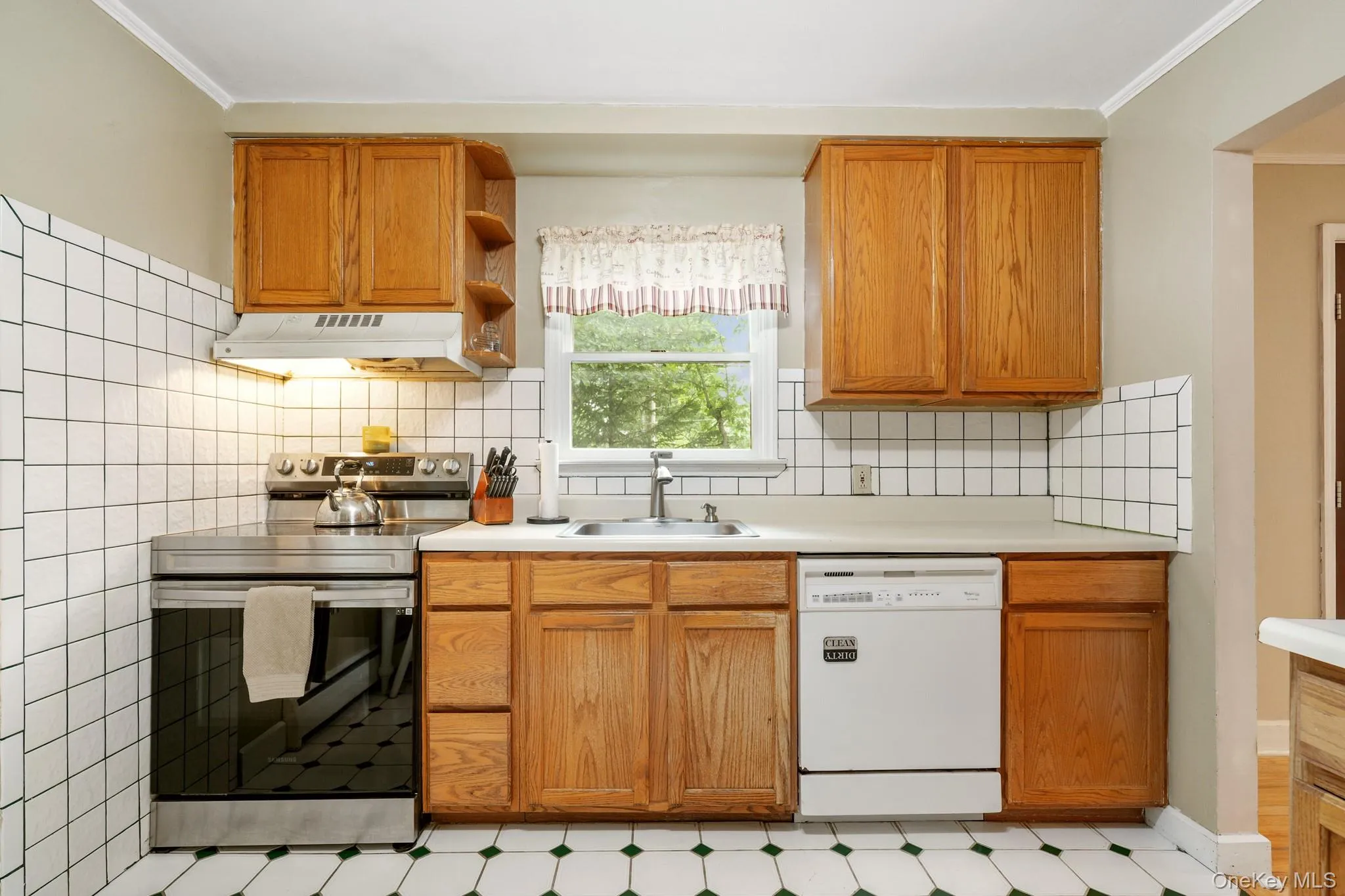 108 Ridge Road, Woodbury, NY, 5 Bedrooms Bedrooms, 8 Rooms Rooms,2 BathroomsBathrooms,Residential,For Rent,Ridge,0,1030932 108 Ridge Road, Woodbury, NY, 5 Bedrooms Bedrooms, 8 Rooms Rooms,2 BathroomsBathrooms,Residential,For Rent,Ridge,0,1030932