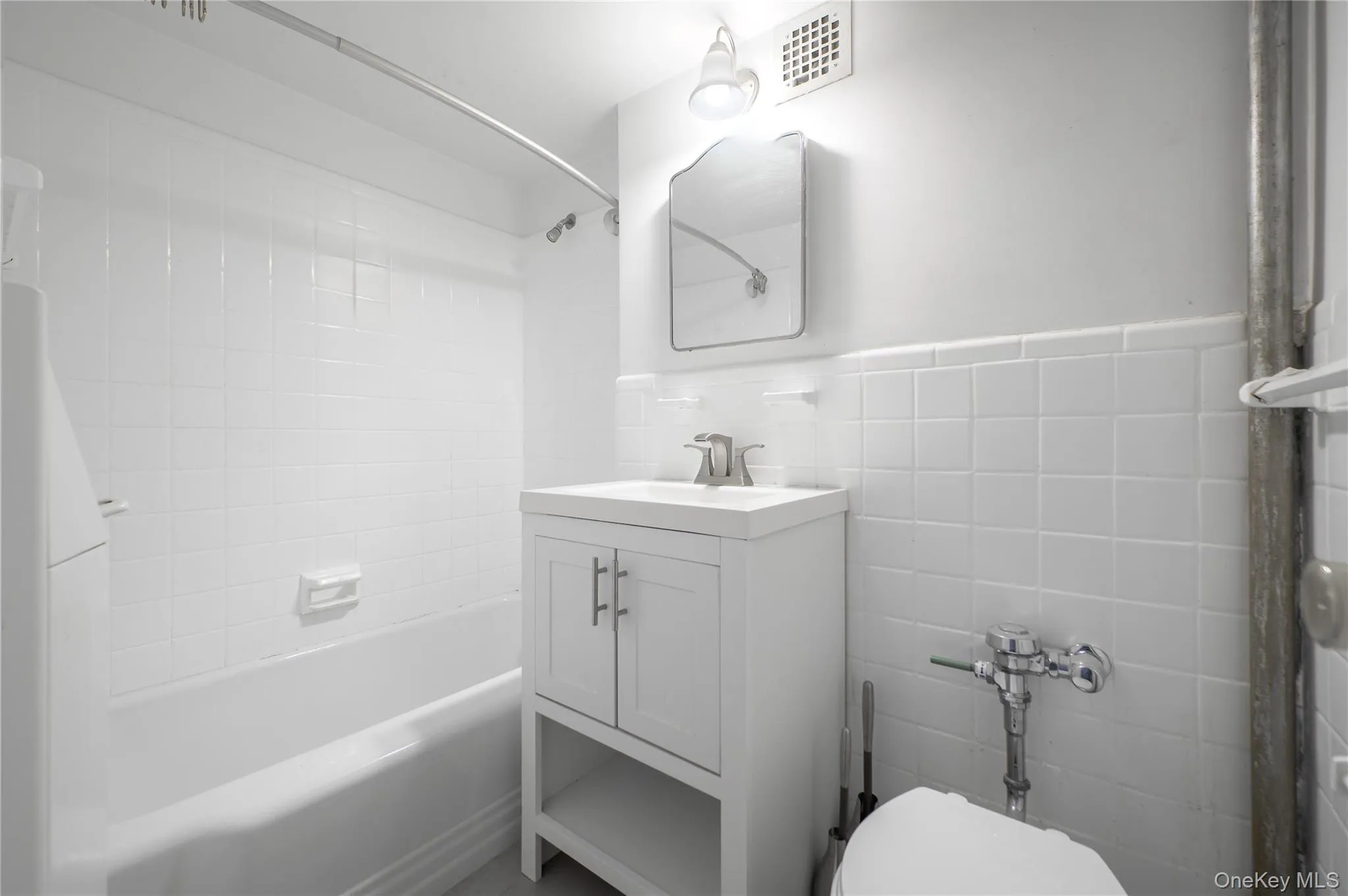 35-31 85th Street, New York, NY, 1 Room Rooms,1 BathroomBathrooms,Residential,For Rent,85th,0,1030933 35-31 85th Street, New York, NY, 1 Room Rooms,1 BathroomBathrooms,Residential,For Rent,85th,0,1030933