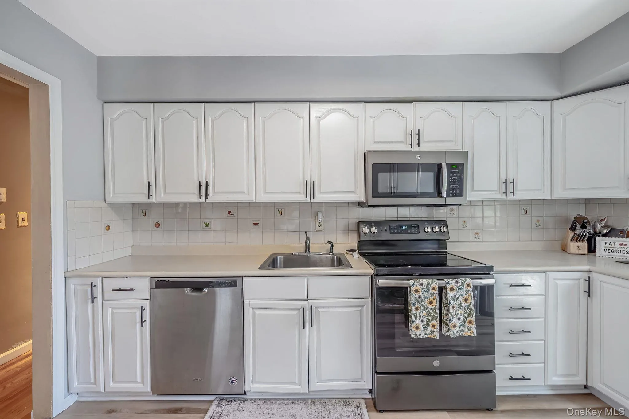 12 Fannie Drive, Brookhaven, NY, 4 Bedrooms Bedrooms, 8 Rooms Rooms,2 BathroomsBathrooms,Residential,For Rent,Fannie,0,1030936 12 Fannie Drive, Brookhaven, NY, 4 Bedrooms Bedrooms, 8 Rooms Rooms,2 BathroomsBathrooms,Residential,For Rent,Fannie,0,1030936