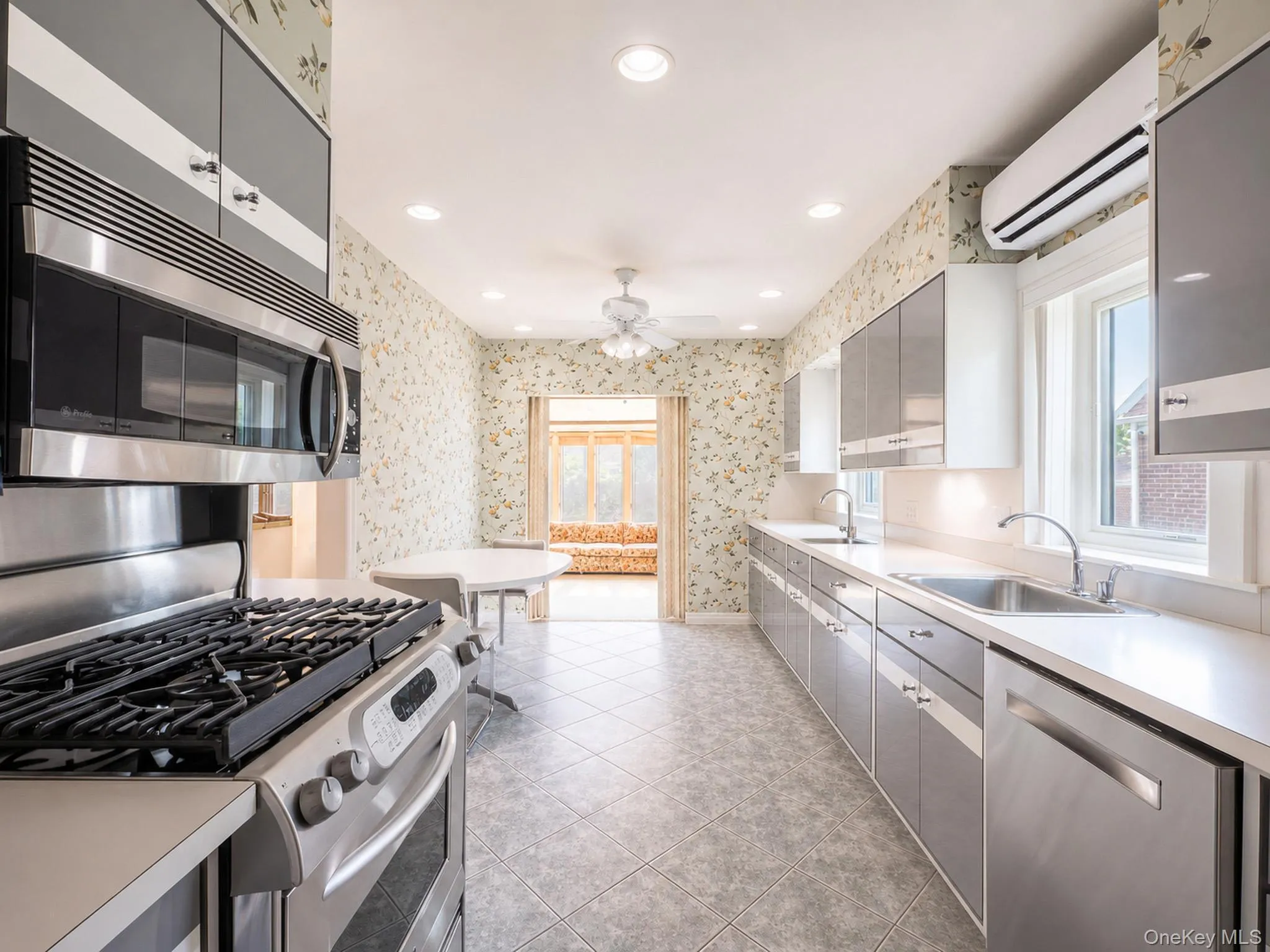 76-26 176th Street, New York, NY, 3 Bedrooms Bedrooms, 7 Rooms Rooms,2 BathroomsBathrooms,Residential,For Rent,176th,0,1030937 76-26 176th Street, New York, NY, 3 Bedrooms Bedrooms, 7 Rooms Rooms,2 BathroomsBathrooms,Residential,For Rent,176th,0,1030937