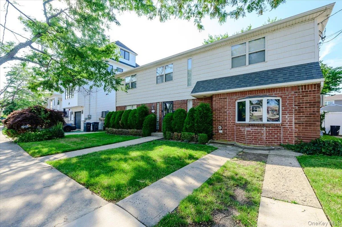 634 Jarvis Avenue, New York, NY, 5 Bedrooms Bedrooms, 8 Rooms Rooms,3 BathroomsBathrooms,Residential,For Rent,Jarvis,0,1030946 634 Jarvis Avenue, New York, NY, 5 Bedrooms Bedrooms, 8 Rooms Rooms,3 BathroomsBathrooms,Residential,For Rent,Jarvis,0,1030946