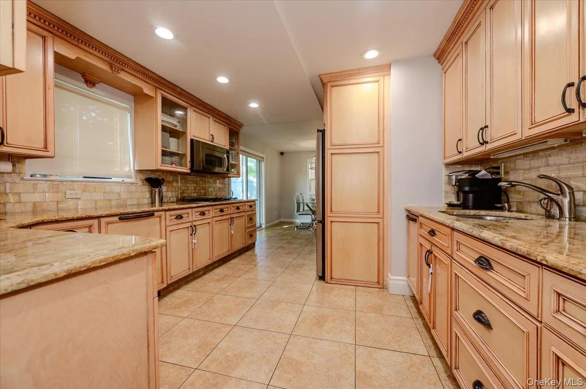 634 Jarvis Avenue, New York, NY, 5 Bedrooms Bedrooms, 8 Rooms Rooms,3 BathroomsBathrooms,Residential,For Rent,Jarvis,0,1030946 634 Jarvis Avenue, New York, NY, 5 Bedrooms Bedrooms, 8 Rooms Rooms,3 BathroomsBathrooms,Residential,For Rent,Jarvis,0,1030946