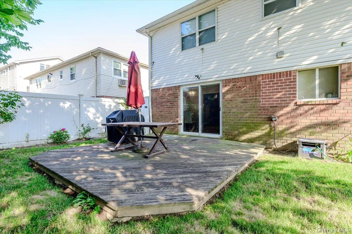 634 Jarvis Avenue, New York, NY, 5 Bedrooms Bedrooms, 8 Rooms Rooms,3 BathroomsBathrooms,Residential,For Rent,Jarvis,0,1030946 634 Jarvis Avenue, New York, NY, 5 Bedrooms Bedrooms, 8 Rooms Rooms,3 BathroomsBathrooms,Residential,For Rent,Jarvis,0,1030946