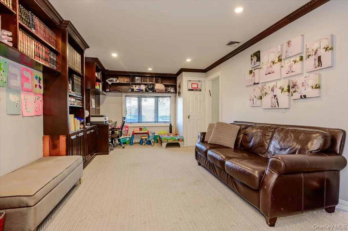 634 Jarvis Avenue, New York, NY, 5 Bedrooms Bedrooms, 8 Rooms Rooms,3 BathroomsBathrooms,Residential,For Rent,Jarvis,0,1030946 634 Jarvis Avenue, New York, NY, 5 Bedrooms Bedrooms, 8 Rooms Rooms,3 BathroomsBathrooms,Residential,For Rent,Jarvis,0,1030946
