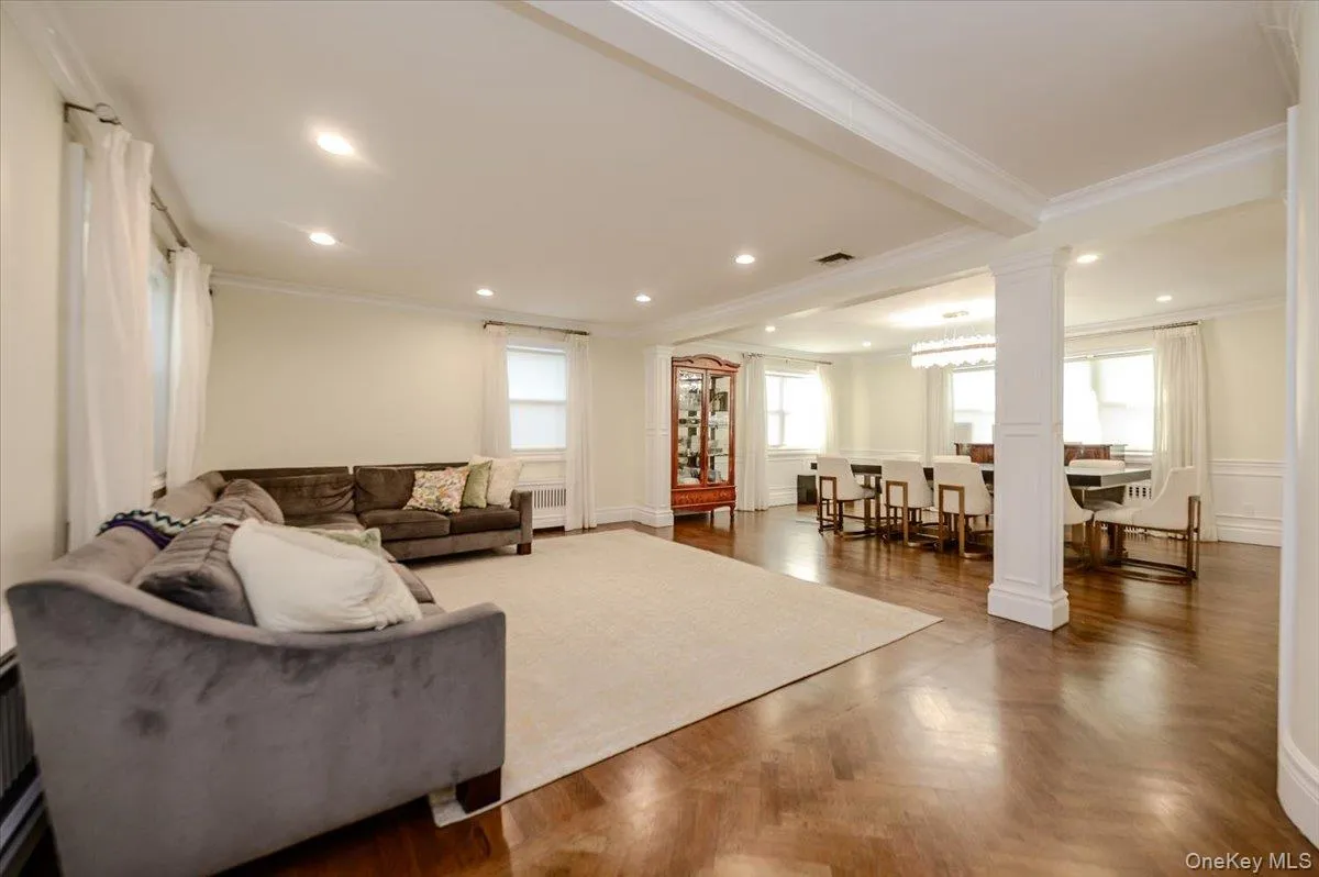 634 Jarvis Avenue, New York, NY, 5 Bedrooms Bedrooms, 8 Rooms Rooms,3 BathroomsBathrooms,Residential,For Rent,Jarvis,0,1030946 634 Jarvis Avenue, New York, NY, 5 Bedrooms Bedrooms, 8 Rooms Rooms,3 BathroomsBathrooms,Residential,For Rent,Jarvis,0,1030946