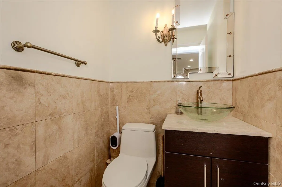 634 Jarvis Avenue, New York, NY, 5 Bedrooms Bedrooms, 8 Rooms Rooms,3 BathroomsBathrooms,Residential,For Rent,Jarvis,0,1030946 634 Jarvis Avenue, New York, NY, 5 Bedrooms Bedrooms, 8 Rooms Rooms,3 BathroomsBathrooms,Residential,For Rent,Jarvis,0,1030946