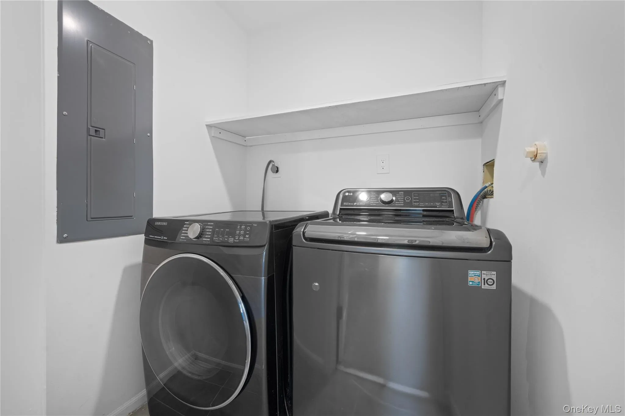 394 Warwick Road, Hempstead, NY, 5 Bedrooms Bedrooms, 8 Rooms Rooms,3 BathroomsBathrooms,Residential,For Rent,Warwick,0,1030948 394 Warwick Road, Hempstead, NY, 5 Bedrooms Bedrooms, 8 Rooms Rooms,3 BathroomsBathrooms,Residential,For Rent,Warwick,0,1030948