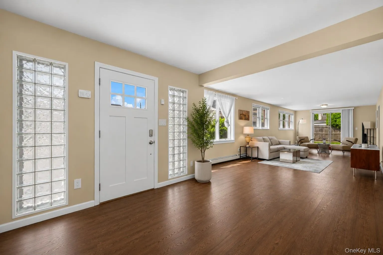 394 Warwick Road, Hempstead, NY, 5 Bedrooms Bedrooms, 8 Rooms Rooms,3 BathroomsBathrooms,Residential,For Rent,Warwick,0,1030948 394 Warwick Road, Hempstead, NY, 5 Bedrooms Bedrooms, 8 Rooms Rooms,3 BathroomsBathrooms,Residential,For Rent,Warwick,0,1030948