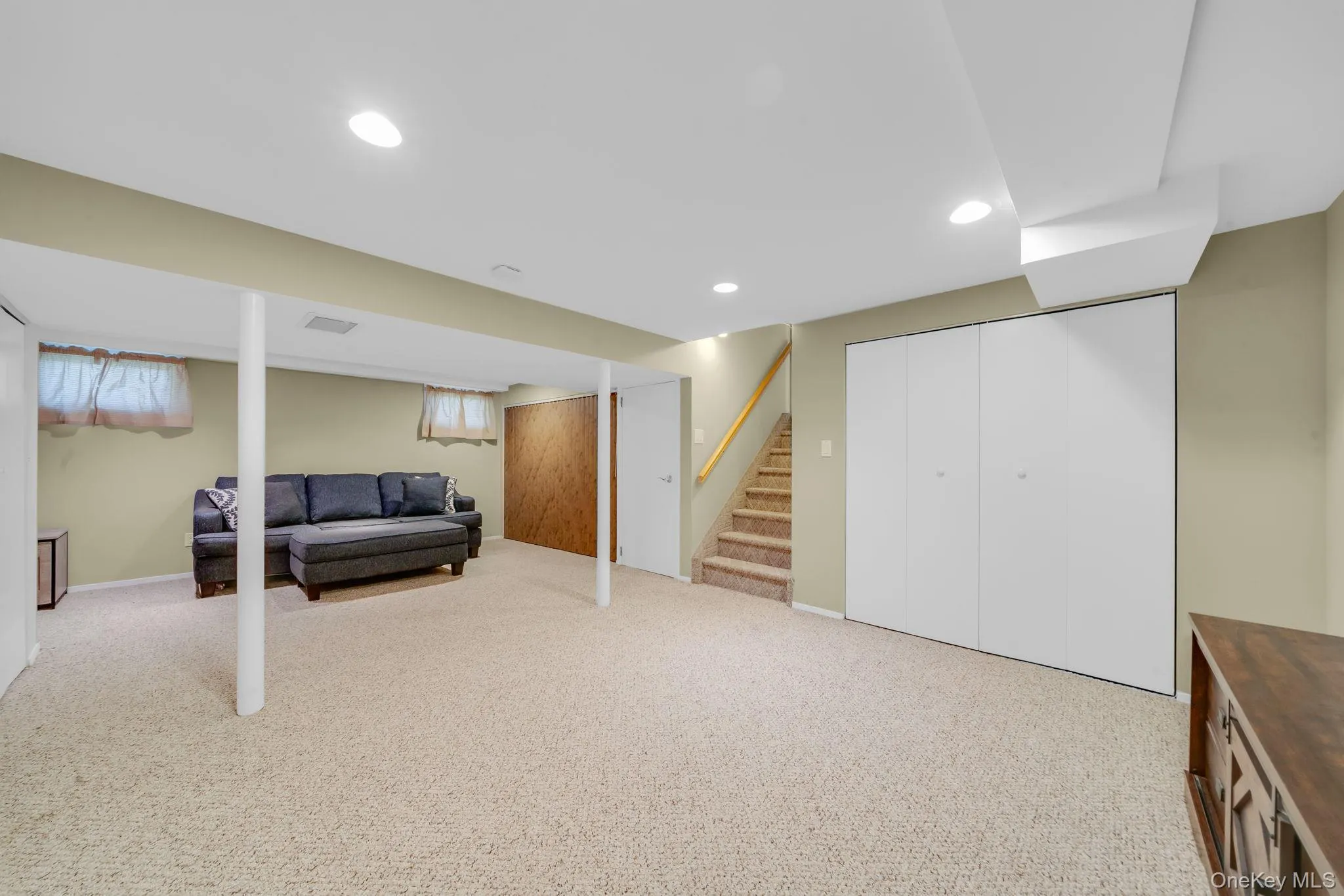 49 Munson Court, Huntington, NY, 3 Bedrooms Bedrooms, 7 Rooms Rooms,1 BathroomBathrooms,Residential,For Rent,Munson,0,1030949 49 Munson Court, Huntington, NY, 3 Bedrooms Bedrooms, 7 Rooms Rooms,1 BathroomBathrooms,Residential,For Rent,Munson,0,1030949