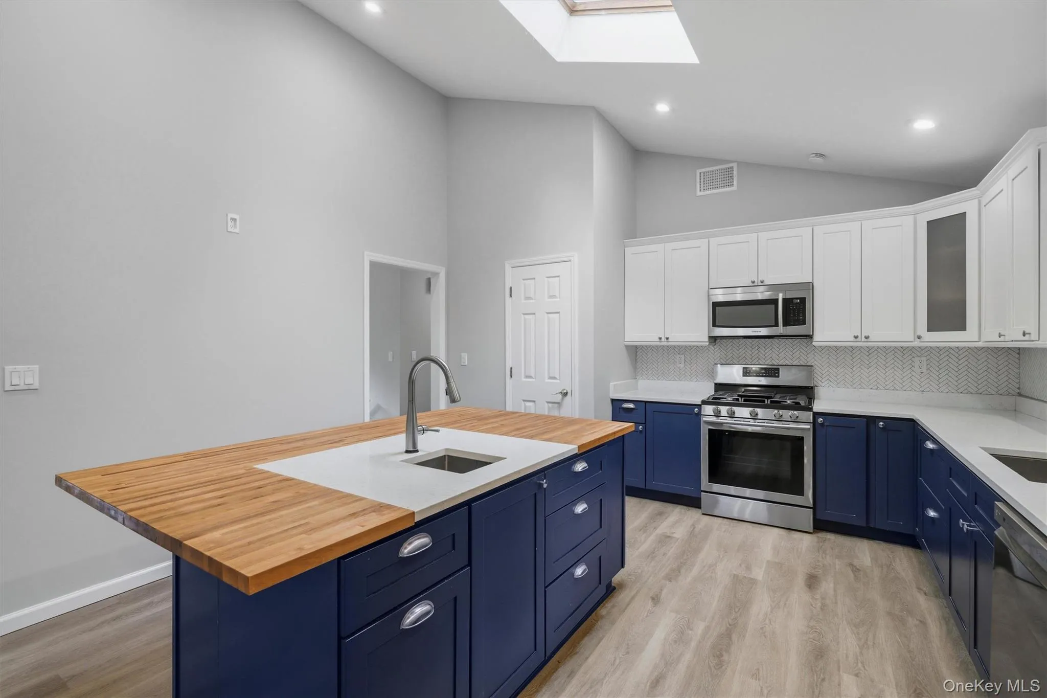 30 Suffern Road, Ramapo, NY, 4 Bedrooms Bedrooms, 9 Rooms Rooms,3 BathroomsBathrooms,Residential,For Rent,Suffern,0,1030956 30 Suffern Road, Ramapo, NY, 4 Bedrooms Bedrooms, 9 Rooms Rooms,3 BathroomsBathrooms,Residential,For Rent,Suffern,0,1030956