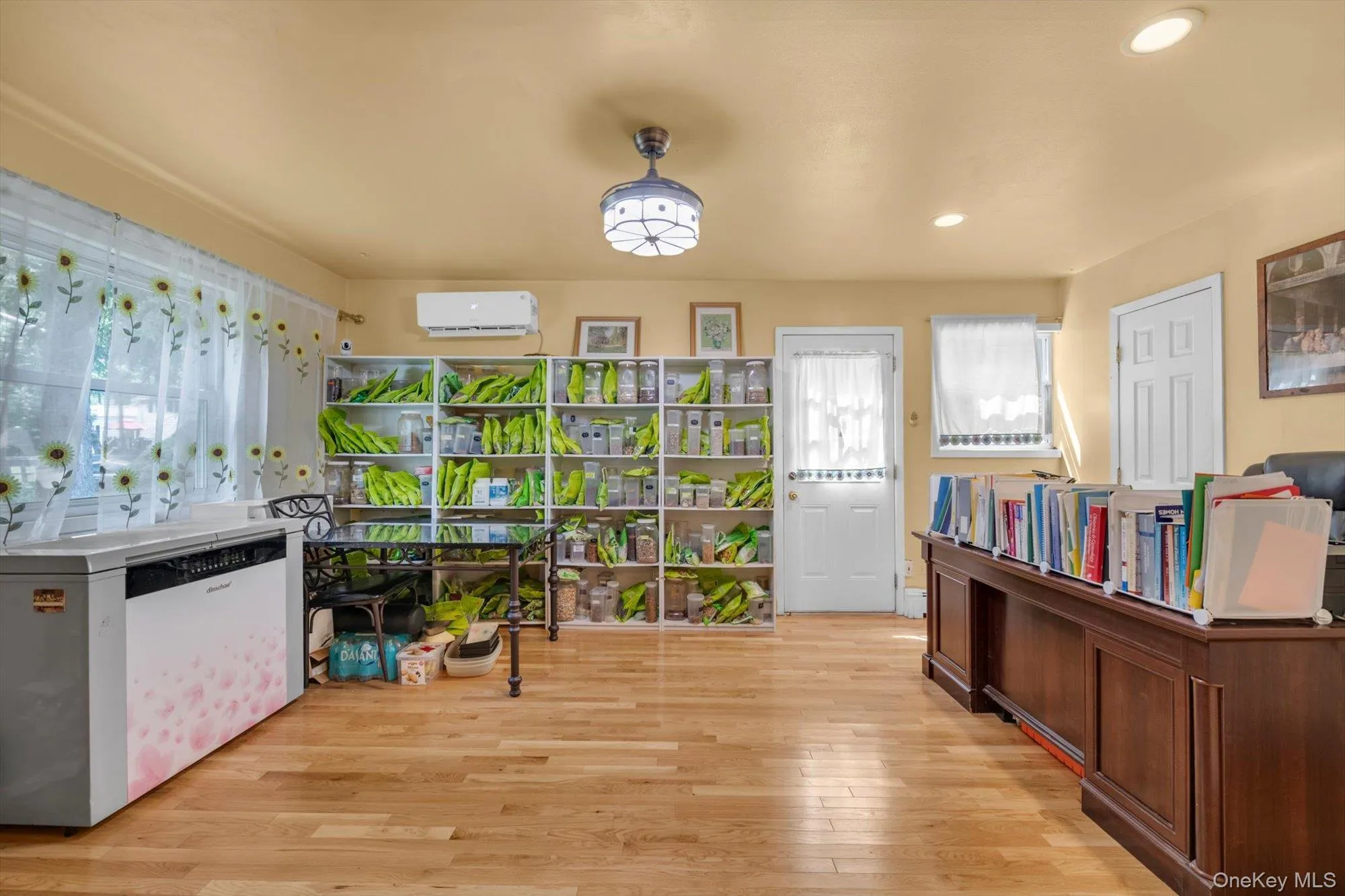 257 Schenck Avenue, North Hempstead, NY, 4 Bedrooms Bedrooms, 8 Rooms Rooms,2 BathroomsBathrooms,Residential,For Rent,Schenck,0,1030957 257 Schenck Avenue, North Hempstead, NY, 4 Bedrooms Bedrooms, 8 Rooms Rooms,2 BathroomsBathrooms,Residential,For Rent,Schenck,0,1030957