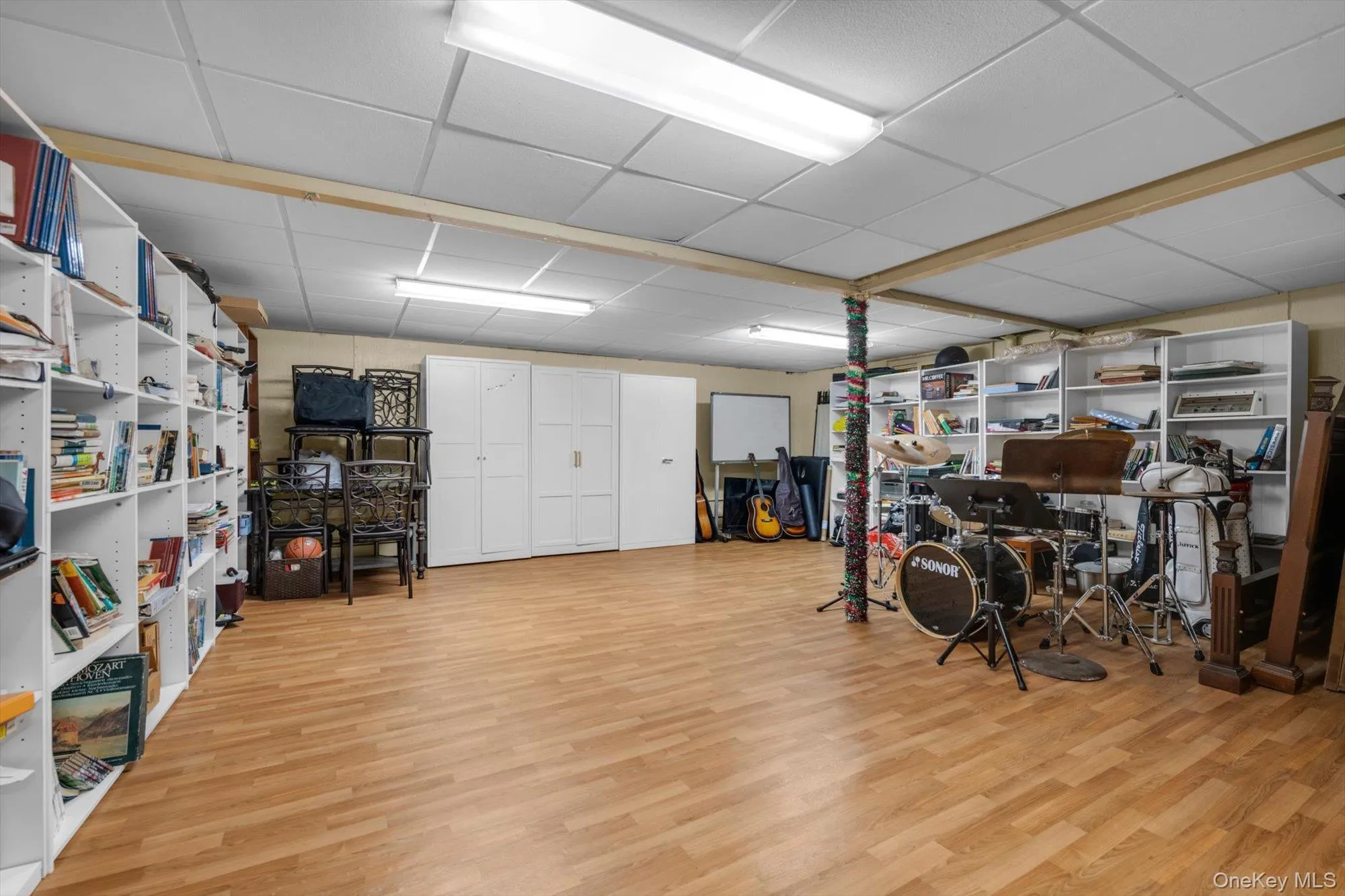257 Schenck Avenue, North Hempstead, NY, 4 Bedrooms Bedrooms, 8 Rooms Rooms,2 BathroomsBathrooms,Residential,For Rent,Schenck,0,1030957 257 Schenck Avenue, North Hempstead, NY, 4 Bedrooms Bedrooms, 8 Rooms Rooms,2 BathroomsBathrooms,Residential,For Rent,Schenck,0,1030957