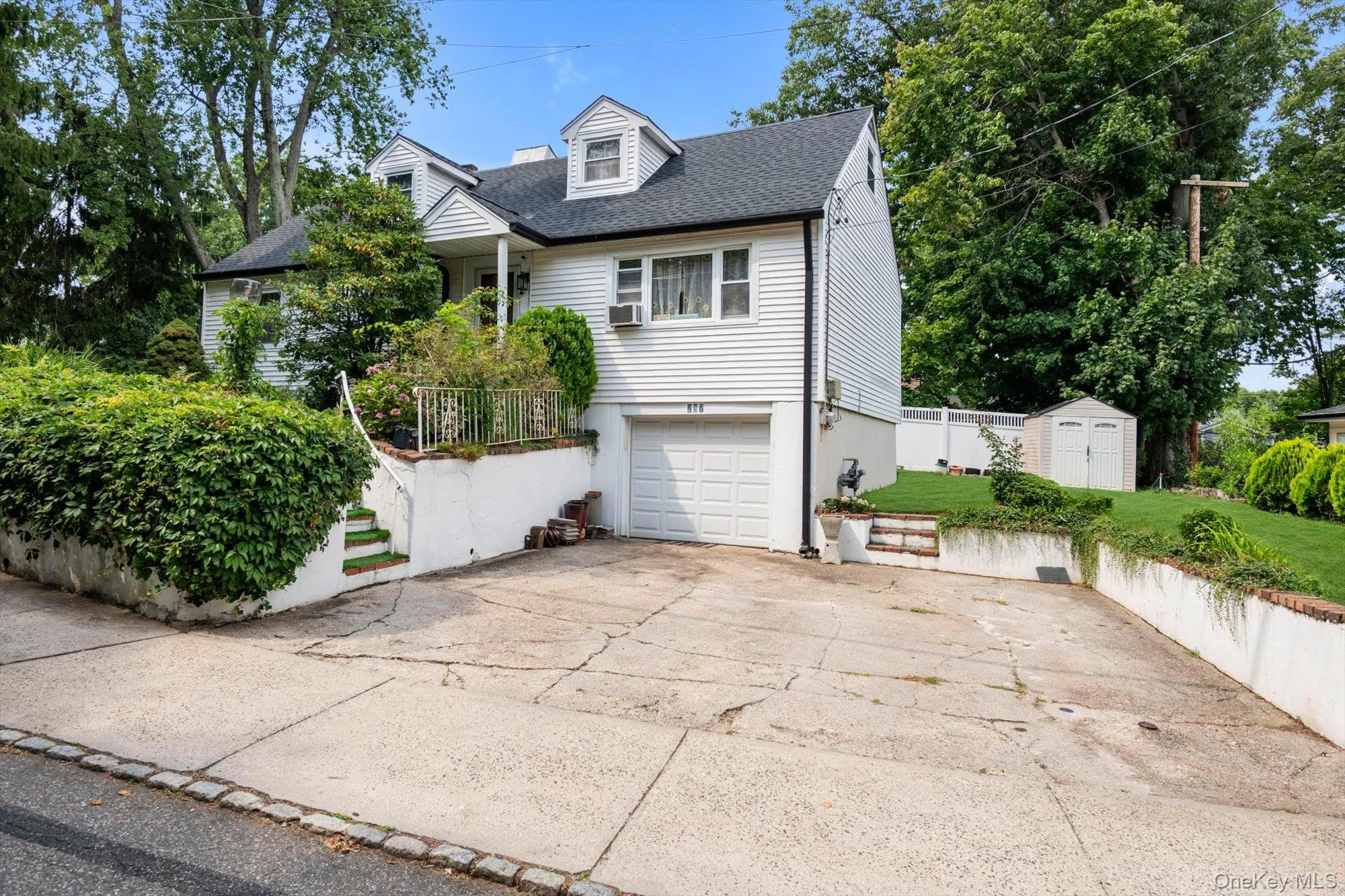 257 Schenck Avenue, North Hempstead, NY, 4 Bedrooms Bedrooms, 8 Rooms Rooms,2 BathroomsBathrooms,Residential,For Rent,Schenck,0,1030957 257 Schenck Avenue, North Hempstead, NY, 4 Bedrooms Bedrooms, 8 Rooms Rooms,2 BathroomsBathrooms,Residential,For Rent,Schenck,0,1030957
