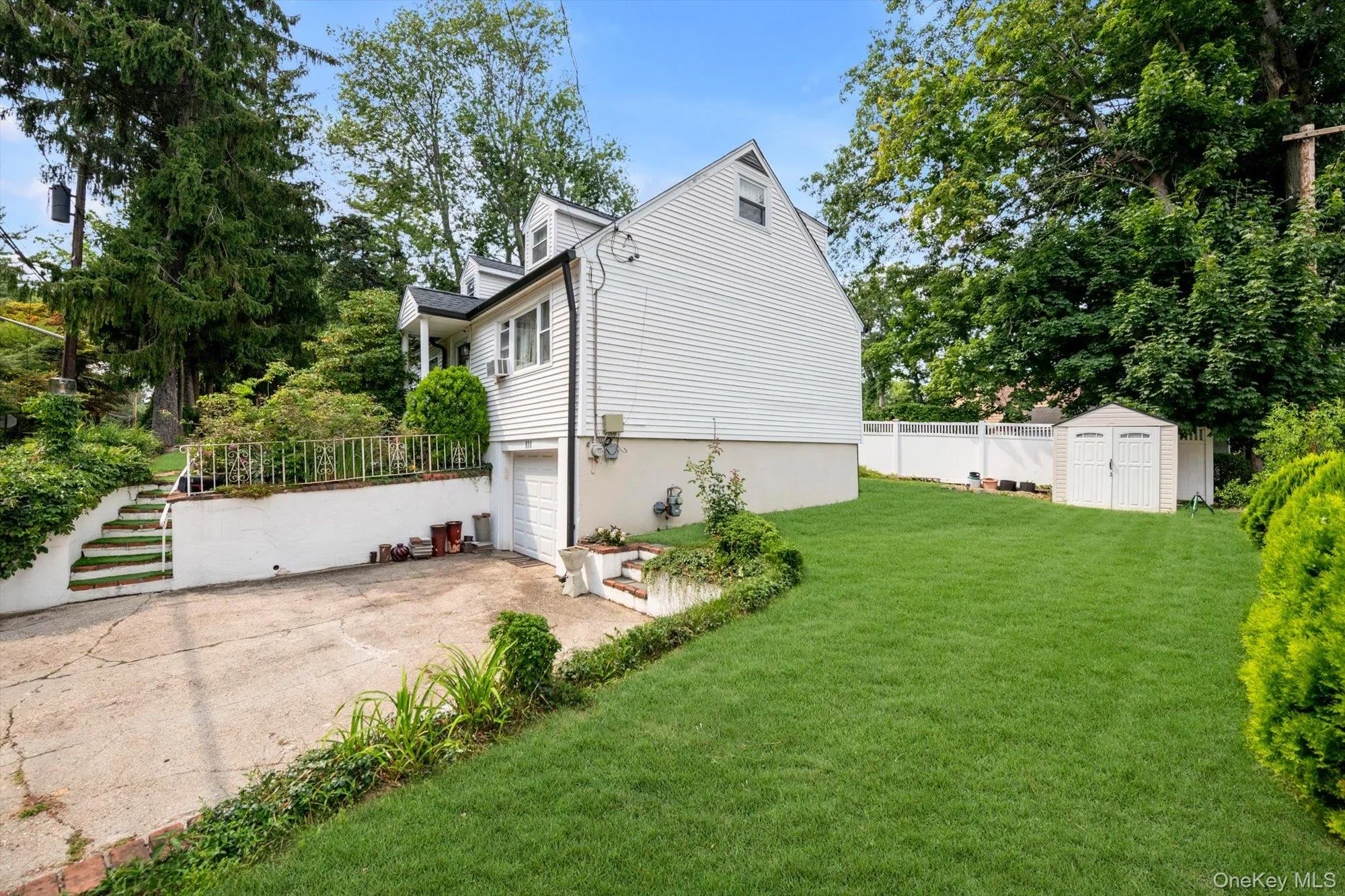 257 Schenck Avenue, North Hempstead, NY, 4 Bedrooms Bedrooms, 8 Rooms Rooms,2 BathroomsBathrooms,Residential,For Rent,Schenck,0,1030957 257 Schenck Avenue, North Hempstead, NY, 4 Bedrooms Bedrooms, 8 Rooms Rooms,2 BathroomsBathrooms,Residential,For Rent,Schenck,0,1030957