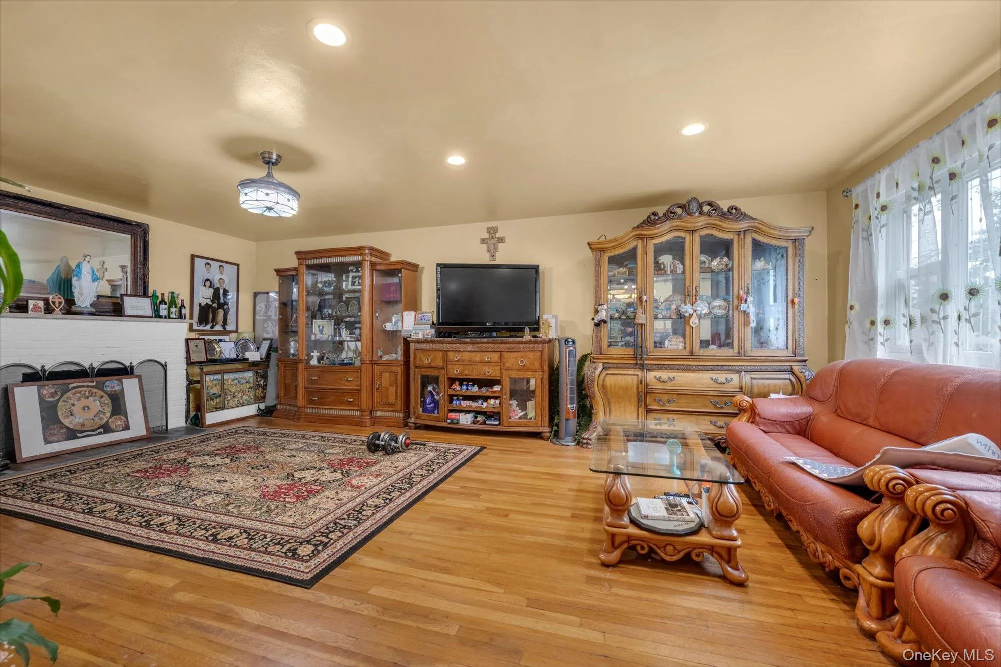 257 Schenck Avenue, North Hempstead, NY, 4 Bedrooms Bedrooms, 8 Rooms Rooms,2 BathroomsBathrooms,Residential,For Rent,Schenck,0,1030957 257 Schenck Avenue, North Hempstead, NY, 4 Bedrooms Bedrooms, 8 Rooms Rooms,2 BathroomsBathrooms,Residential,For Rent,Schenck,0,1030957