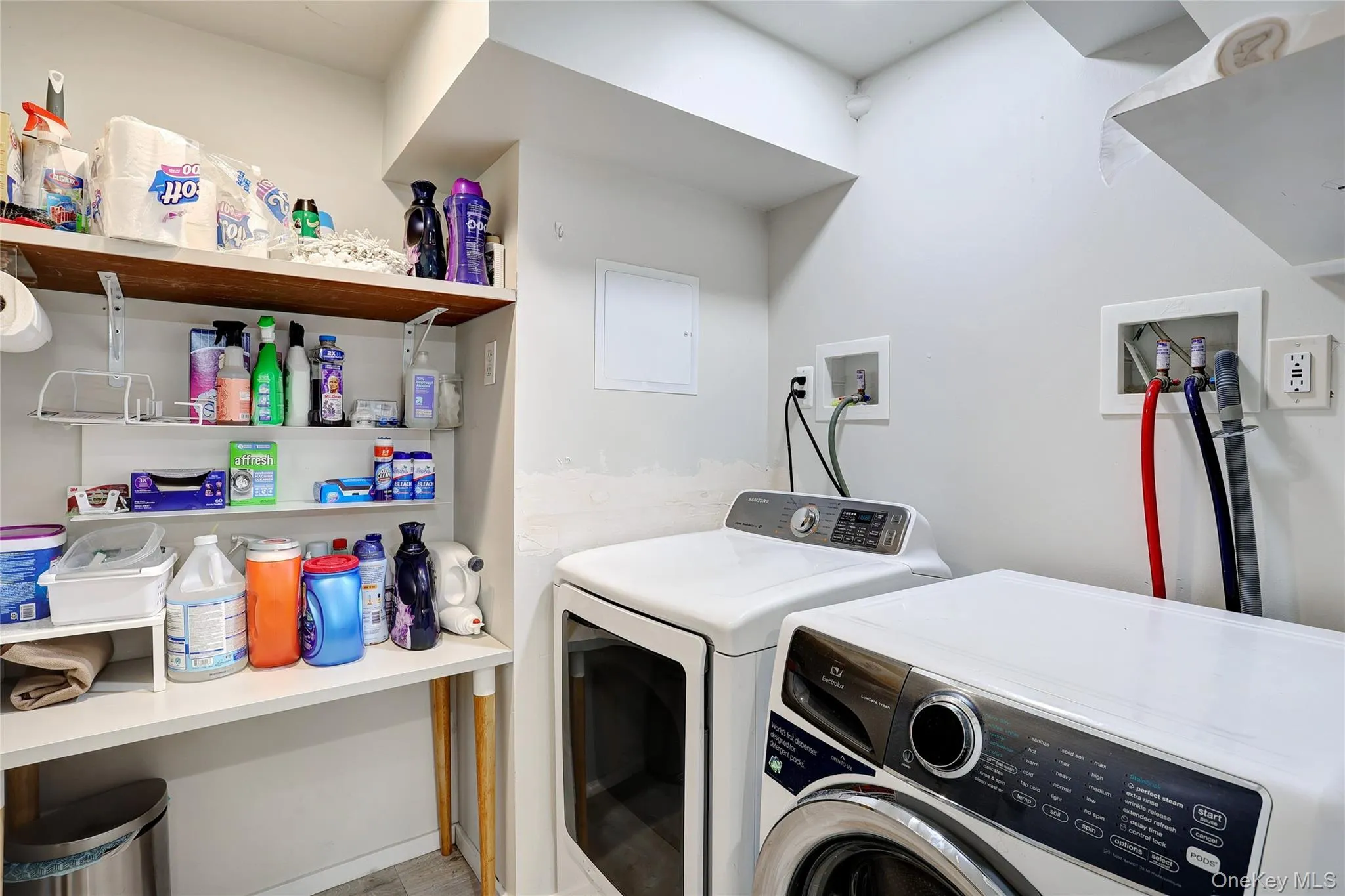 561 Babbling Brook Lane, Clarkstown, NY, 4 Bedrooms Bedrooms, 9 Rooms Rooms,3 BathroomsBathrooms,Residential,For Rent,Babbling Brook,0,1030958 561 Babbling Brook Lane, Clarkstown, NY, 4 Bedrooms Bedrooms, 9 Rooms Rooms,3 BathroomsBathrooms,Residential,For Rent,Babbling Brook,0,1030958