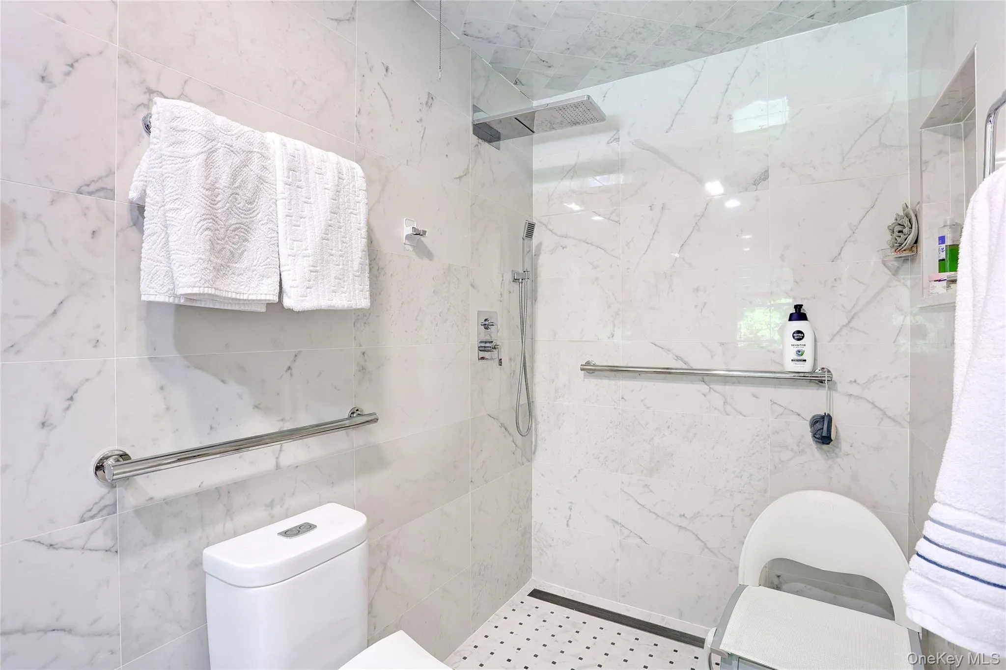 561 Babbling Brook Lane, Clarkstown, NY, 4 Bedrooms Bedrooms, 9 Rooms Rooms,3 BathroomsBathrooms,Residential,For Rent,Babbling Brook,0,1030958 561 Babbling Brook Lane, Clarkstown, NY, 4 Bedrooms Bedrooms, 9 Rooms Rooms,3 BathroomsBathrooms,Residential,For Rent,Babbling Brook,0,1030958