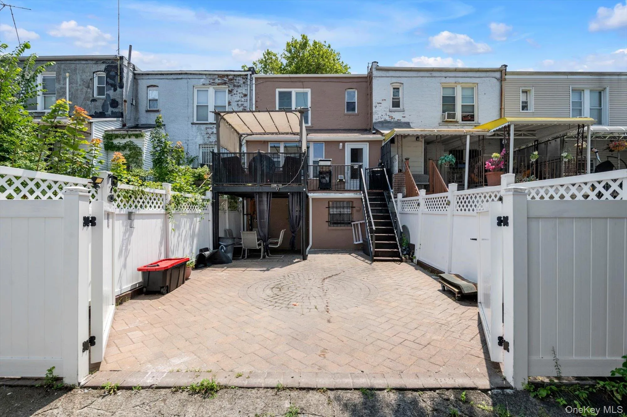 2053 Turnbull Avenue, New York, NY, 3 Bedrooms Bedrooms, 10 Rooms Rooms,2 BathroomsBathrooms,Residential,For Rent,Turnbull,0,1030964 2053 Turnbull Avenue, New York, NY, 3 Bedrooms Bedrooms, 10 Rooms Rooms,2 BathroomsBathrooms,Residential,For Rent,Turnbull,0,1030964