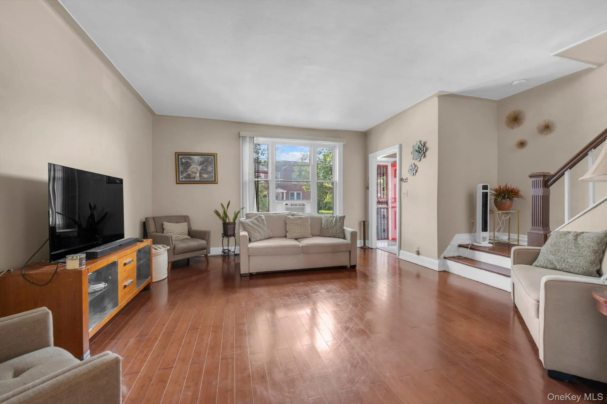 2053 Turnbull Avenue, New York, NY, 3 Bedrooms Bedrooms, 10 Rooms Rooms,2 BathroomsBathrooms,Residential,For Rent,Turnbull,0,1030964 2053 Turnbull Avenue, New York, NY, 3 Bedrooms Bedrooms, 10 Rooms Rooms,2 BathroomsBathrooms,Residential,For Rent,Turnbull,0,1030964