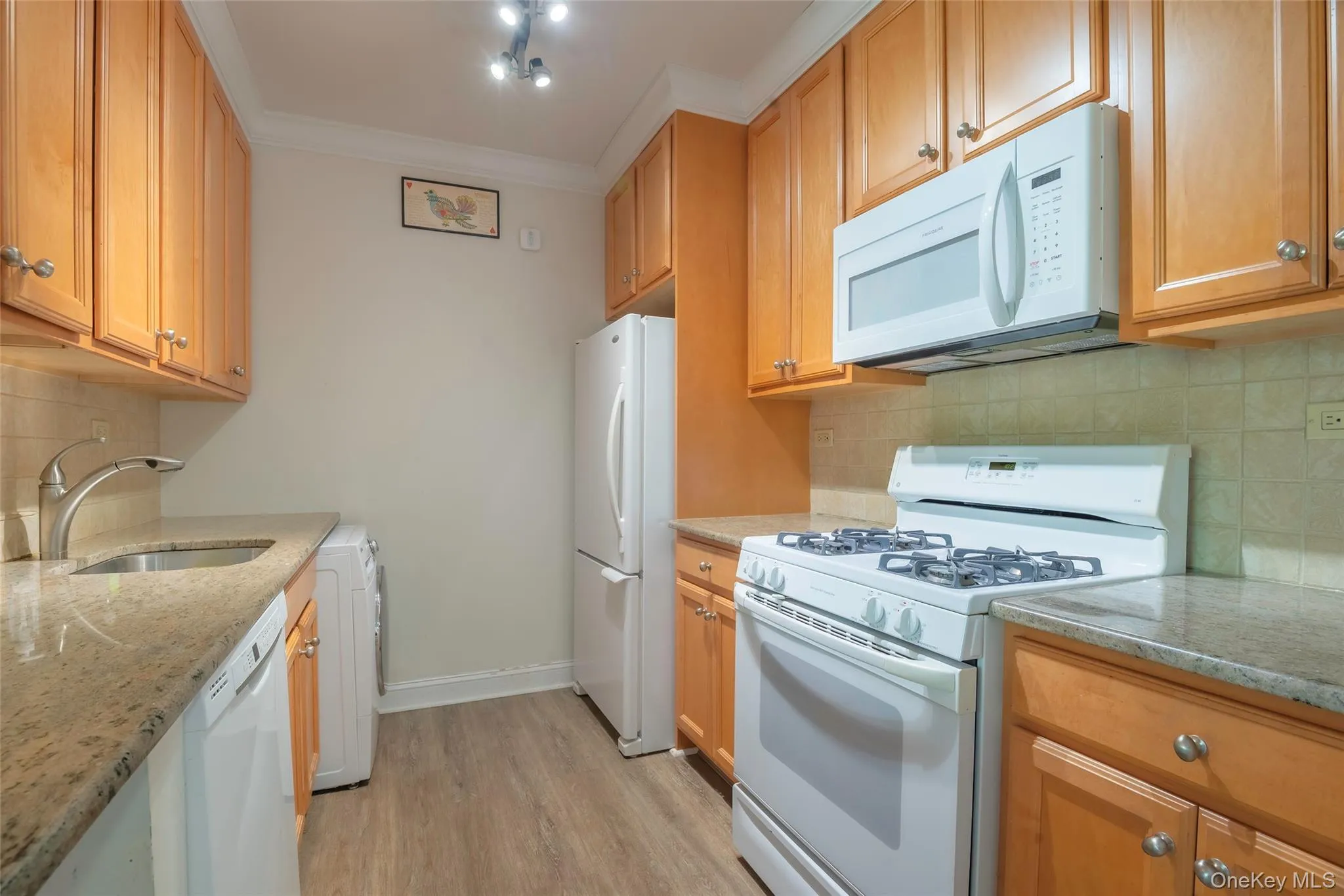 270-10 Grand Central Parkway, New York, NY, 1 Bedroom Bedrooms, 3 Rooms Rooms,1 BathroomBathrooms,Residential,For Rent,Grand Central,0,1030972 270-10 Grand Central Parkway, New York, NY, 1 Bedroom Bedrooms, 3 Rooms Rooms,1 BathroomBathrooms,Residential,For Rent,Grand Central,0,1030972