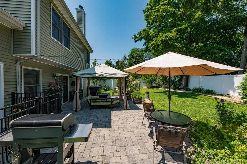414 2nd Avenue, Huntington, NY, 4 Bedrooms Bedrooms, 9 Rooms Rooms,2 BathroomsBathrooms,Residential Lease,For Rent,2nd,0,1030973 414 2nd Avenue, Huntington, NY, 4 Bedrooms Bedrooms, 9 Rooms Rooms,2 BathroomsBathrooms,Residential Lease,For Rent,2nd,0,1030973