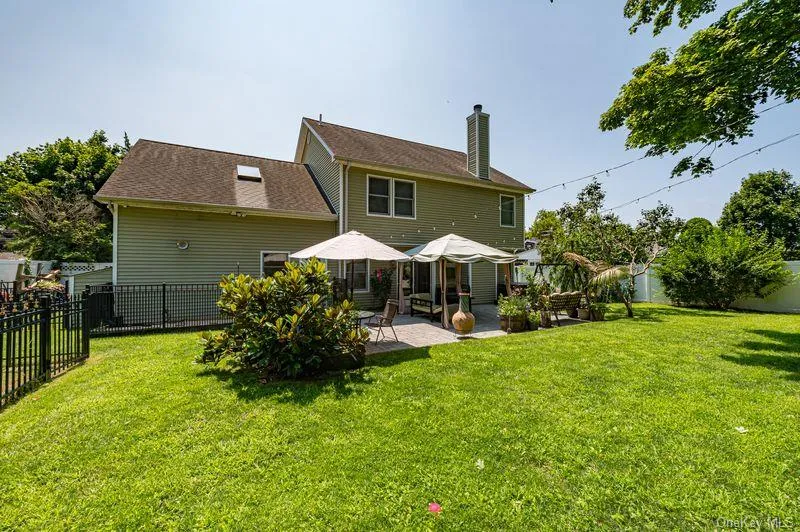 414 2nd Avenue, Huntington, NY, 4 Bedrooms Bedrooms, 9 Rooms Rooms,2 BathroomsBathrooms,Residential Lease,For Rent,2nd,0,1030973 414 2nd Avenue, Huntington, NY, 4 Bedrooms Bedrooms, 9 Rooms Rooms,2 BathroomsBathrooms,Residential Lease,For Rent,2nd,0,1030973